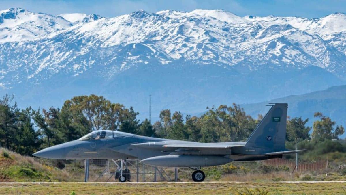 Souda Askeri Üssü'nde Suudi Arabistan uçakları