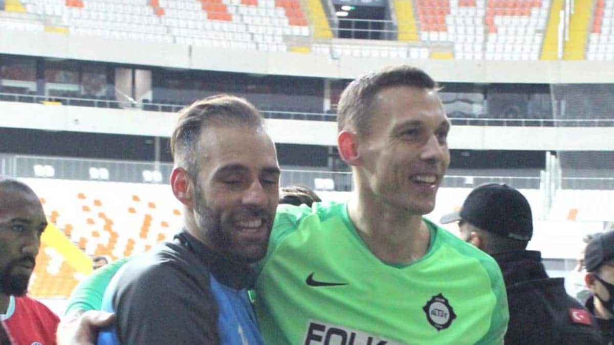 Stackhowiak kadroya giremiyor