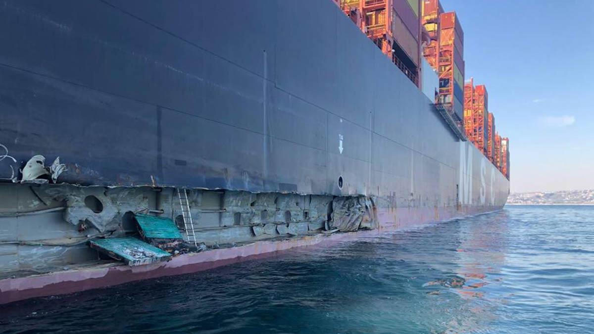 Konteyner gemisi iskeleye çarptı