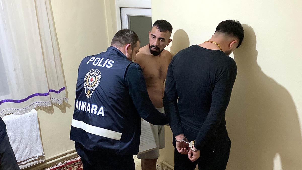 300 polisin katılımıyla Ankara'da gasp çetesine yönelik düzenlenen operasyonda 115 kişi gözaltına alındı.