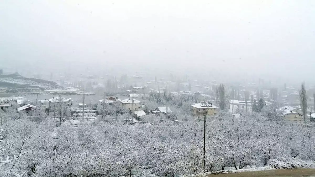 Antalya'da kar yağışı etkili oldu