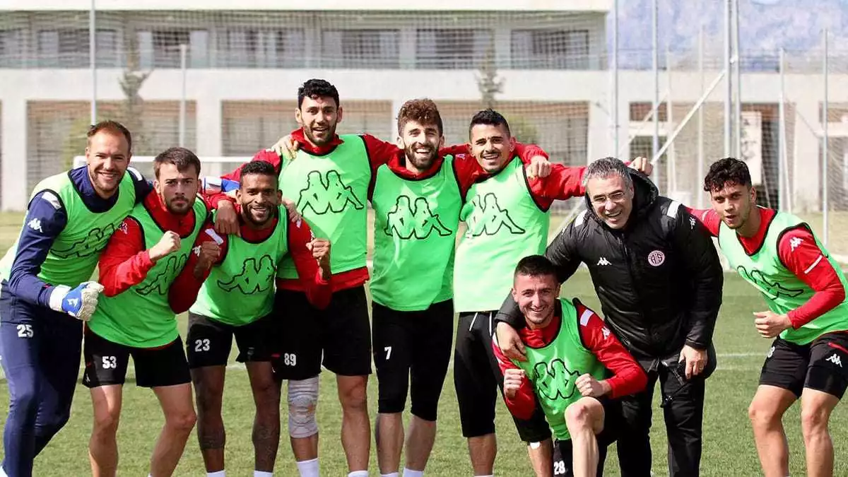 Antalyaspor 55 yıllık tarihinde ilki yaşamak istiyor