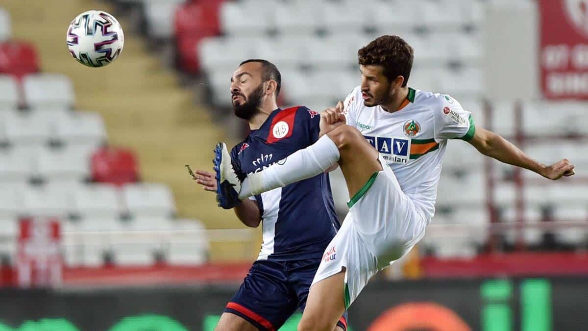 Futbolseverlere Antalya derbisi heyecanı