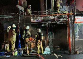 Arnavutköy'de kahvaltı salonunda yangın