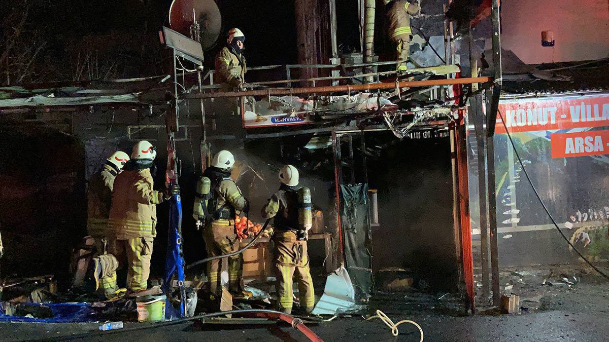 Arnavutköy'de kahvaltı salonunda yangın