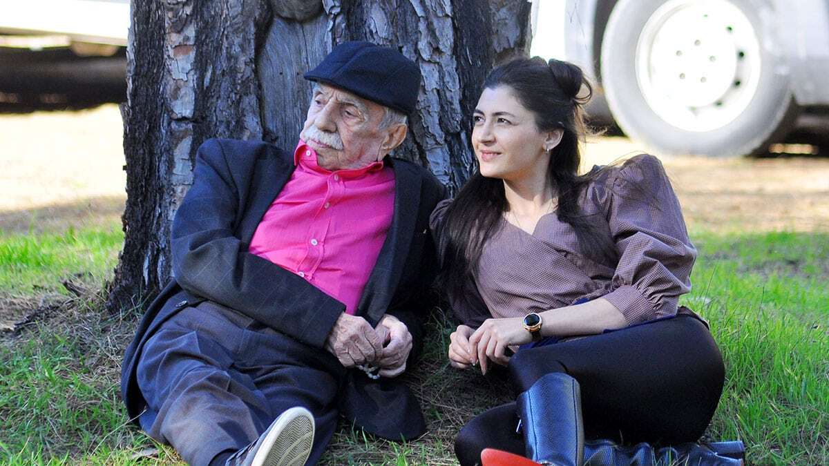 Antalya'nın Manavgat ilçesinde çekimleri tamamlanan 'Sünnet Çocuğu' filminde Aydemir Akbaş sünnet oldu.