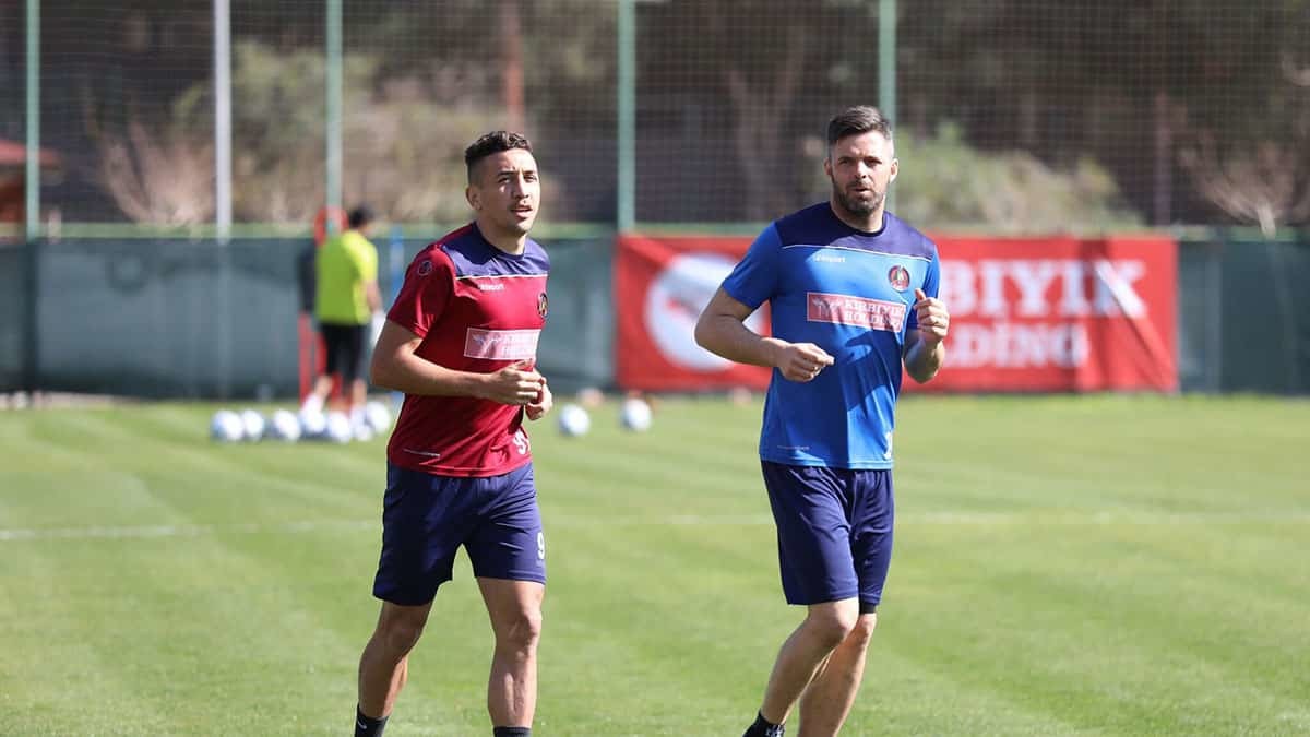 Spor Toto Süper Lig'in 28'inci haftasında Aytemiz Alanyaspor sahasında Göztepe'yi konuk edecek. Alanyaspor maçtan galip ayrılmak istiyor.