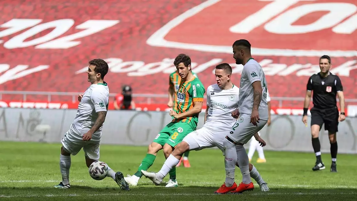 Spor toto süper lig'in 31'inci haftasında aytemiz alanyaspor deplasmanda i̇ttifak holding konyaspor'a 1-0 mağlup oldu.