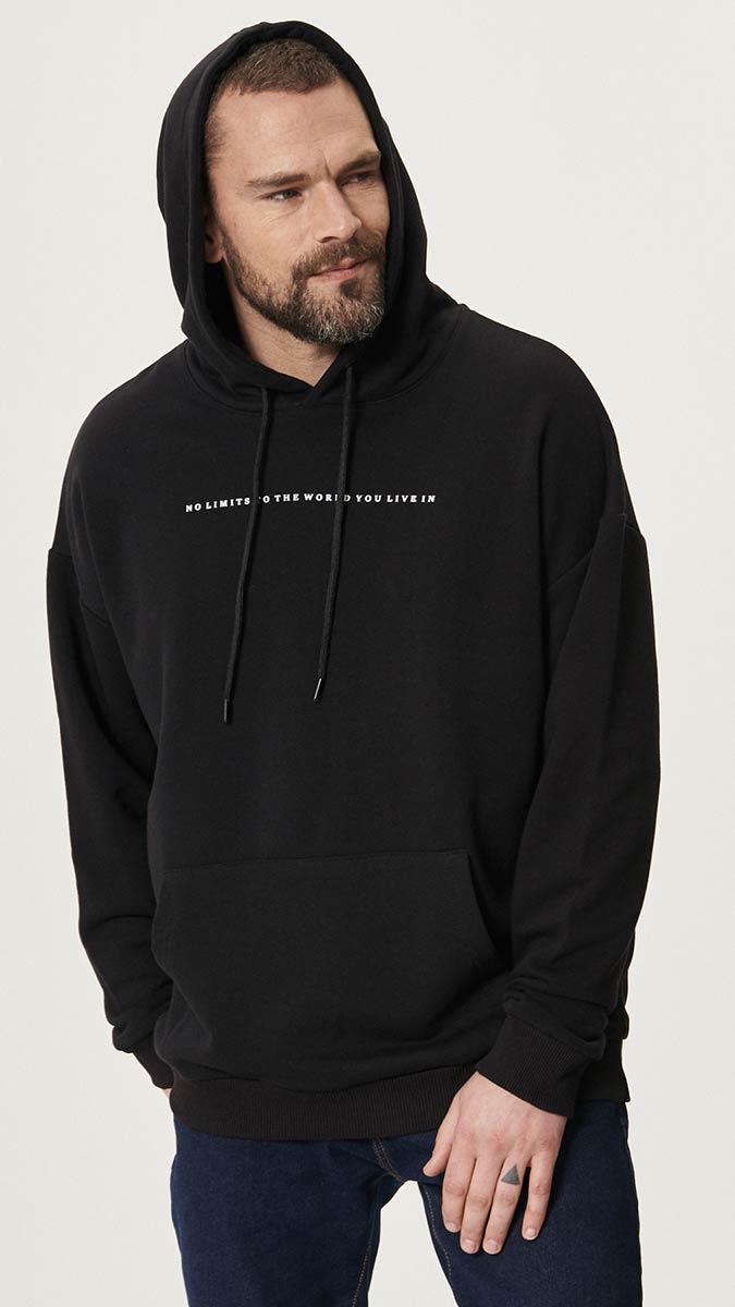 Erkek giyim markası Altınyıldız Classics, bahara geçiş döneminde puffer yeleklerin trend parçalar arasında yer aldığını duyurdu.