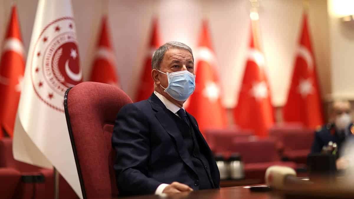 Milli Savunma Bakanı Hulusi Akar, 14 Mart Tıp Bayramı nedeniyle Türk Silahlı Kuvvetleri ve Sağlık Bilimleri Üniversitesinde görev yapan sağlık personeli ile bir araya geldi.