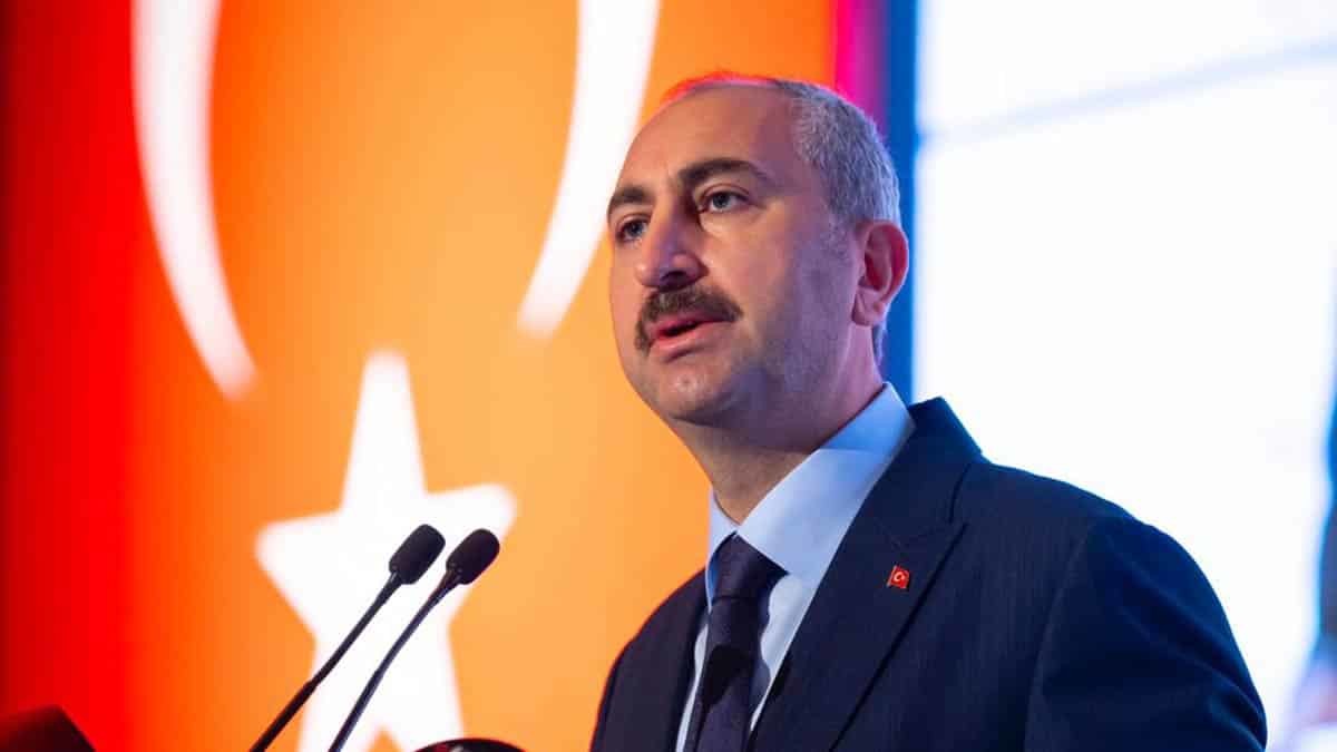 Herkes adalete erişeceğine asla şüphe duymamalı