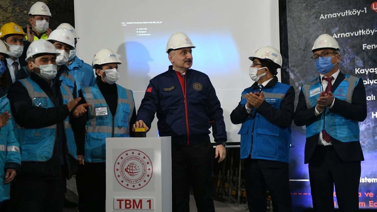 Modern raylı sistem hatlarıyla İstanbul halkının trafik çilesine son verirken, bir yandan da şehrimizi gürültü ve hava kirliliğinden arındırarak, çevresel sorunların azaltılmasına katkı veriyoruz.