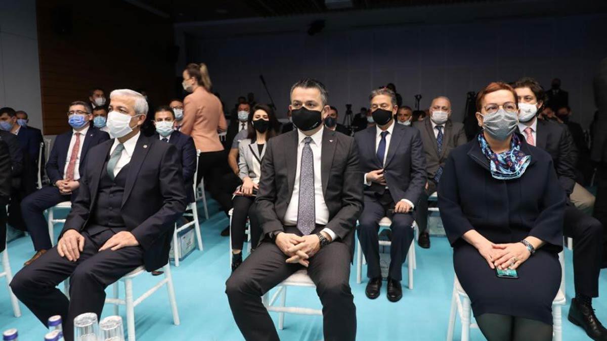 Tarım ve Orman Bakanı Bekir Pakdemirli, "2011’den bugüne IPARD programı kapsamında, toplam 19 bin 319 proje sahibiyle sözleşme imzaladık.