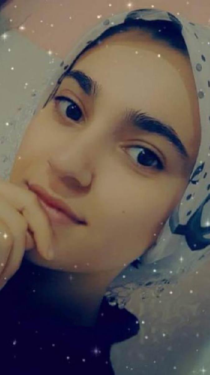 Batman'da Yasemin (16) ve Selim Barlık (18) 2 kardeşin öldüğü kazada minibüs yuvarlandığı 300 metrelik uçurumdan 4 gün sonra çıkarıldı.