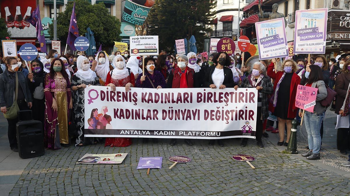 Bir yılda 303 kadın öldürüldü