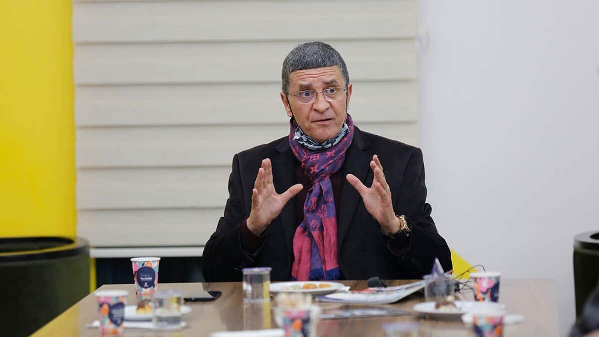 Biz Bize Okuyoruz'un konuğu Cengiz Küçükayvaz