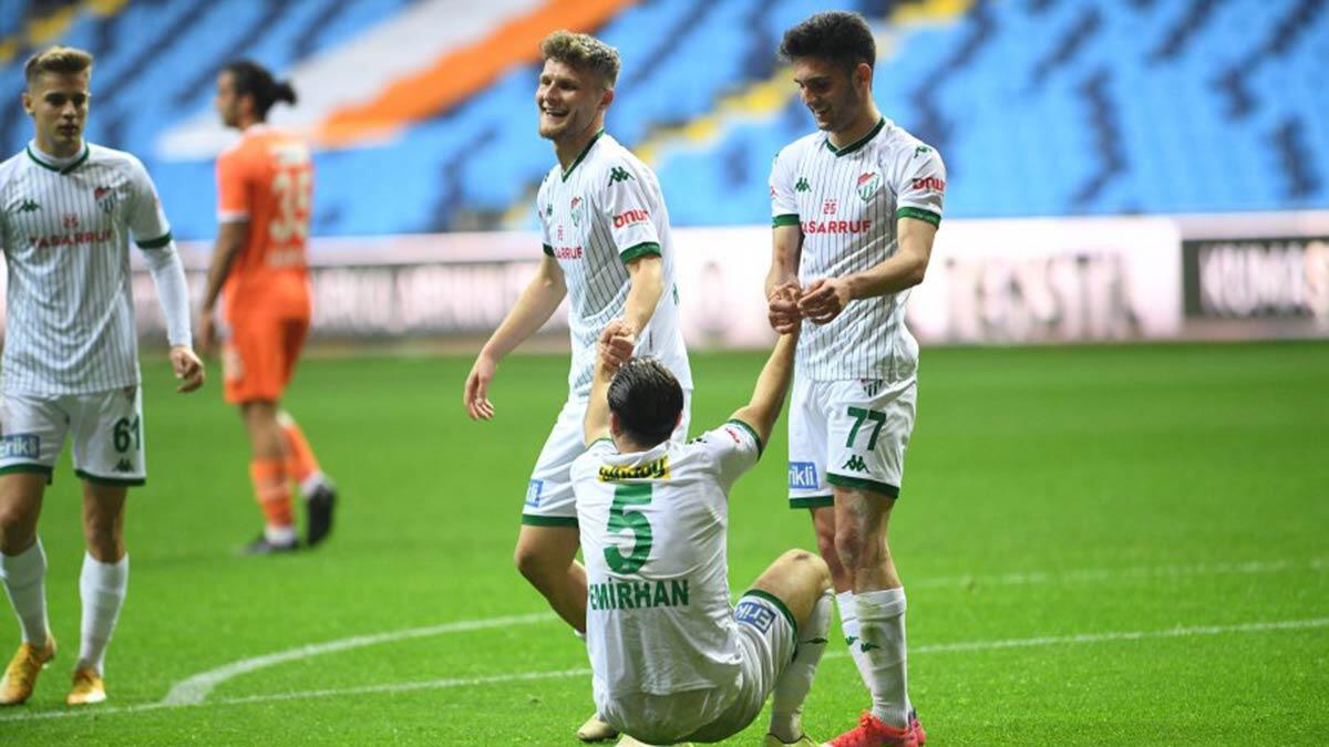 Adanaspor galibiyetiyle yeniden Play-Off umutlarını artıran Bursaspor yakaladığı ivme ile öne çıktı.