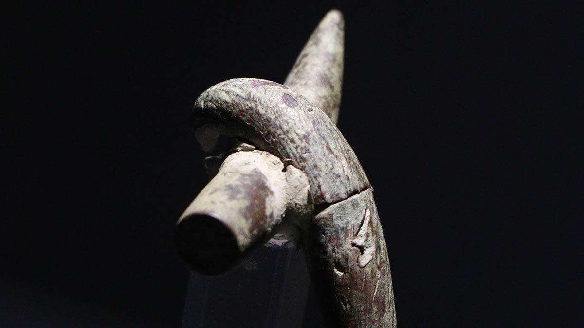 Çanakkale Deniz Zaferi'nin 106'ncı yıldönümü öncesinde kahramanlık destanı yazan Mehmetçiğin hatıralarına, müzayedeler ile saygısızlık yapılıyor.