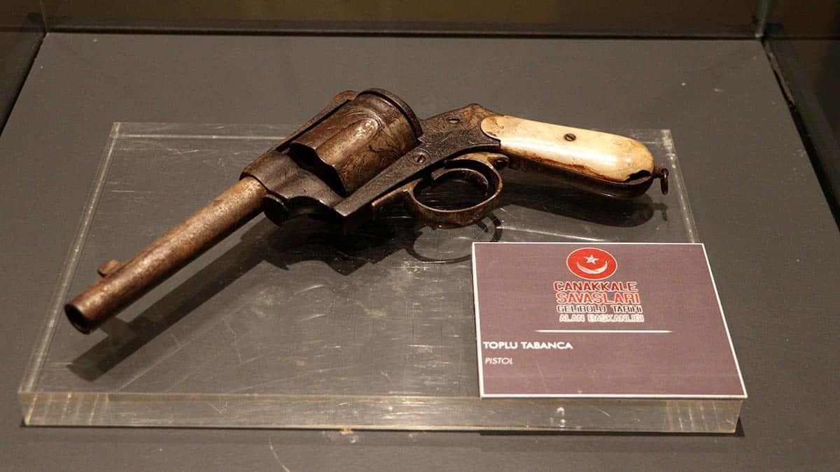 Mehmetçiğin hatıralarına saygısızlık yapılıyor