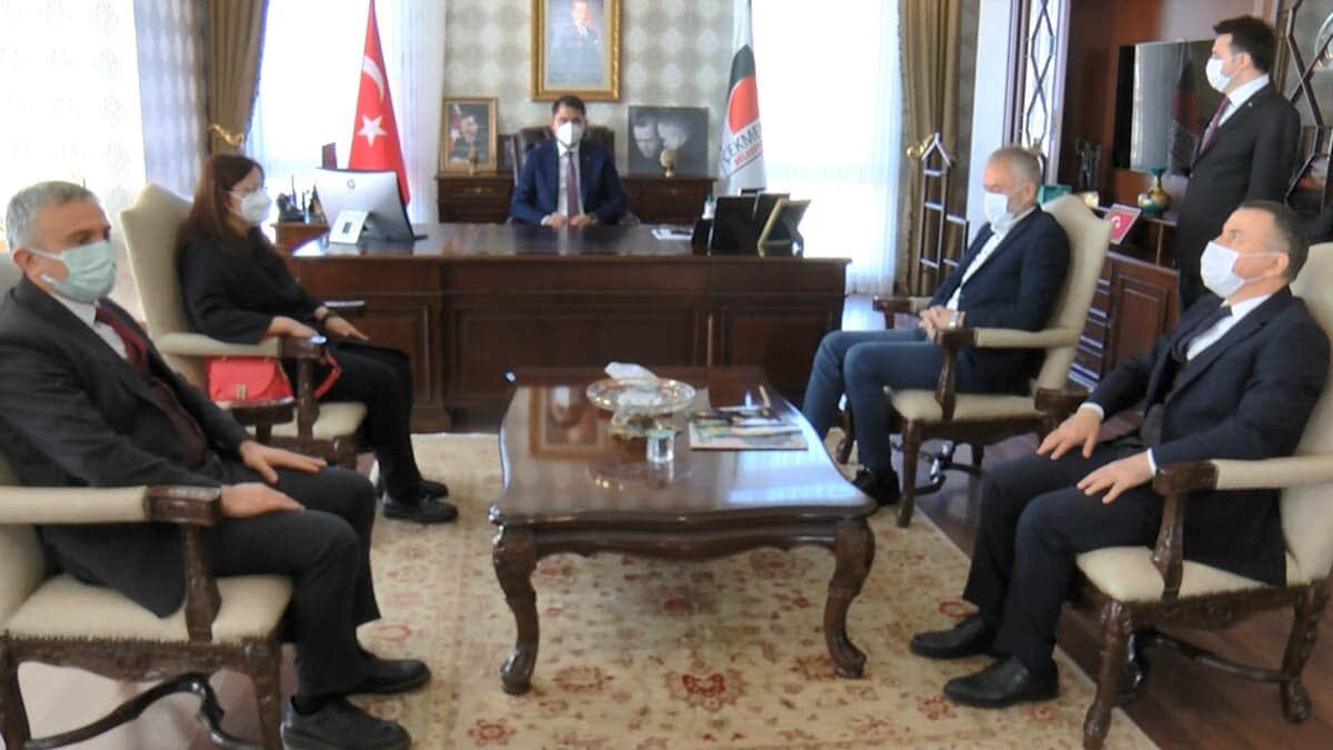 Çevre ve Şehircilik Bakanı Murat Kurum, "Kanal İstanbul Projesi imar planlarını onaylamış ve askıya çıkarmış bulunuyoruz" dedi.