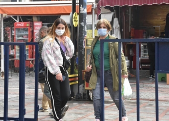 Cadde ve sokakların girişlerine sınırlama getirildi