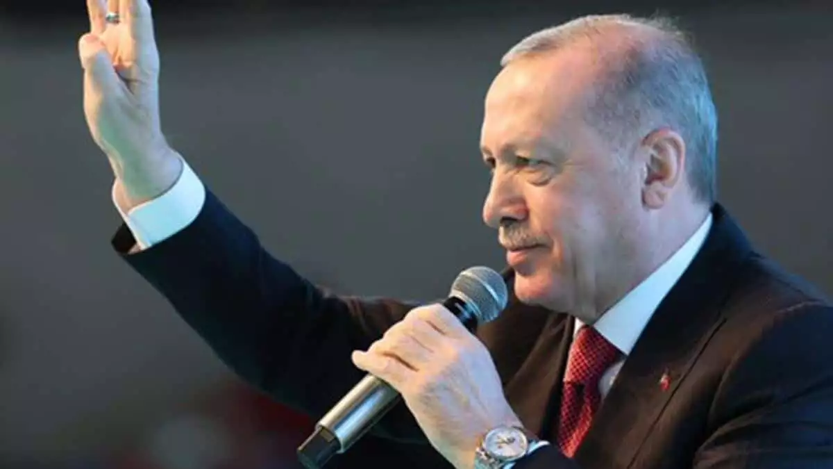 Cumhurbaşkanı recep tayyip erdoğan, "meclis'te yeni bir komisyon oluşturuyoruz. Kadınların şiddete maruz bırakılmasına müsaade edemeyiz" dedi.