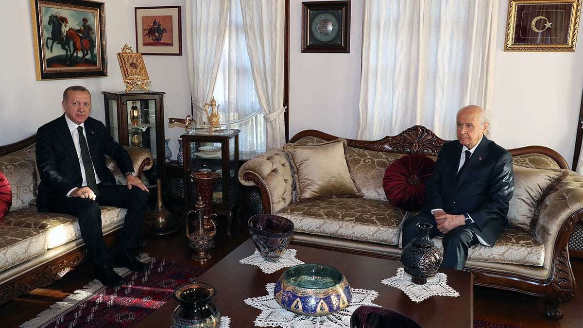 Erdoğan Bahçeli'yi evinde ziyaret etti
