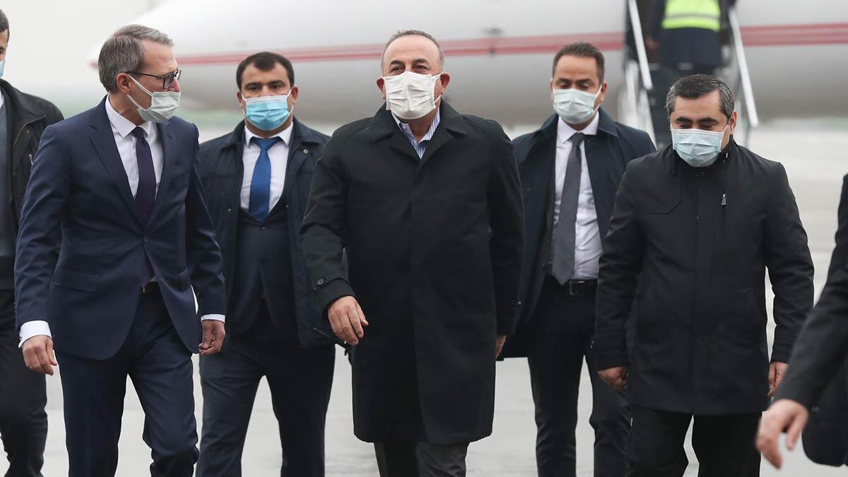 Çavuşoğlu Tacikistan'da iş insanlarıyla bir araya geldi