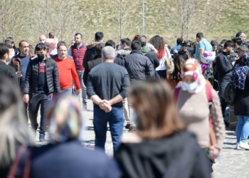 Koronavirüs unutuldu; mekanlarda insan yoğunluğu