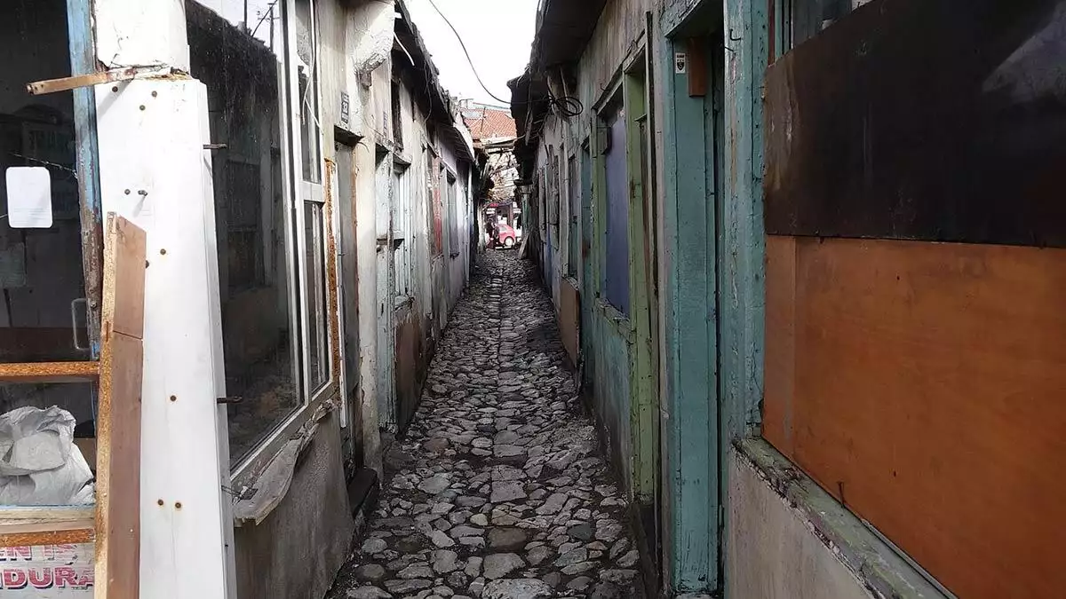 Dünyanın en dar sokağı restore ediliyor