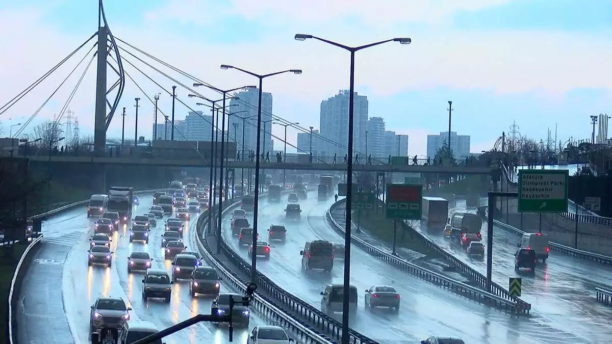 İstanbul'da kısa süreli kar yağışı