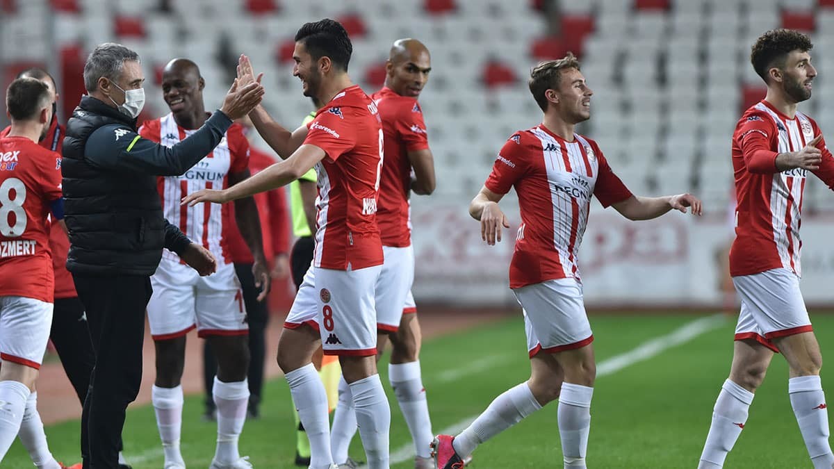 500'üncü maçına Fenerbahçe karşısında çıkacak