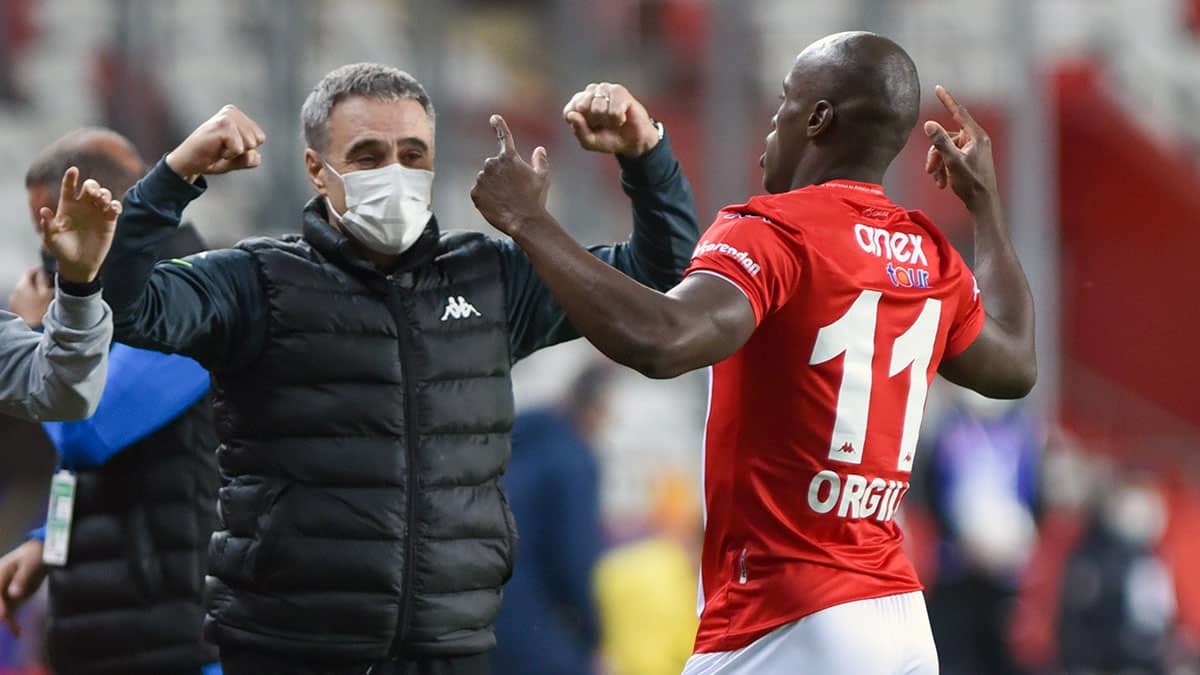 500'üncü maçına Fenerbahçe karşısında çıkacak