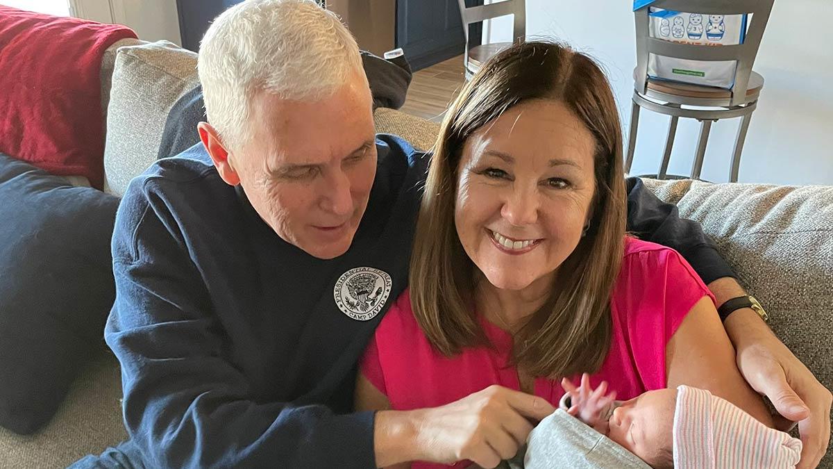 Mike Pence dede oldu