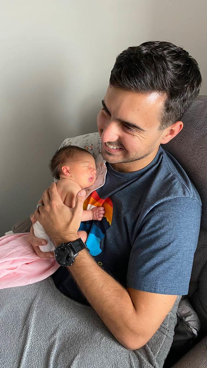 Sarah ve oğlumuz Michael’dan doğan ilk torunumuz Avery Grace Pence'in gelişini duyurmaktan büyük heyecan duyuyoruz. Tanrı'ya şükürler olsun ki küçük Avery, annesi ve babası, hepsi harika