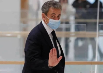Nicolas Sarkozy'e rüşvetten hapis cezası