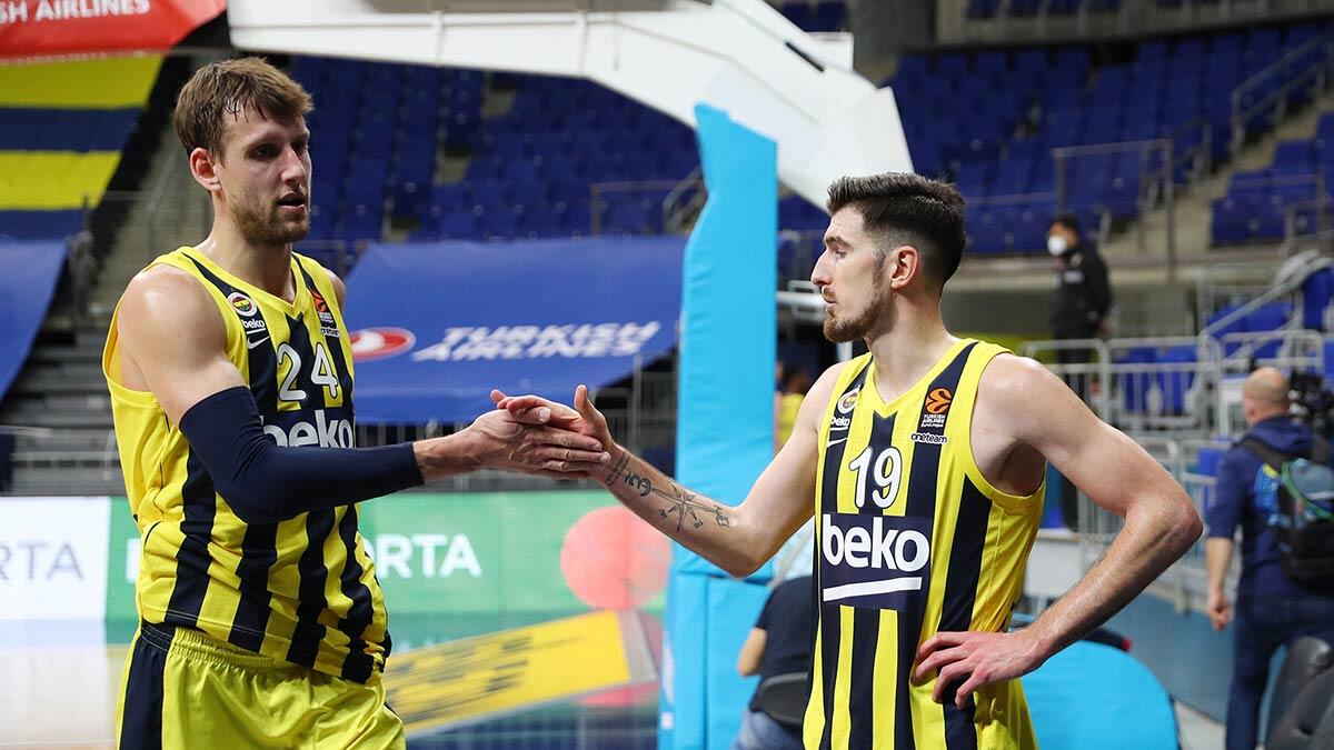 32'nci haftada dün oynanan mücadeleler ile başlayan Anadolu Efes ve Fenerbahçe Beko 17'nci sıradan Play-off'a oynamayı garantiledi.