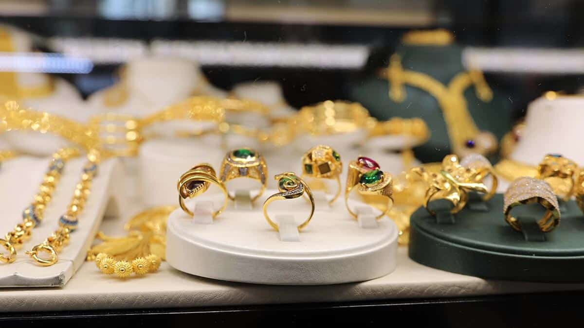 Gaziantep Kuyumcular Odası Başkanı Sedat Özdinç, evlenecek çiftleri, düşük ayarlı Suriye altını ve sahte altın alımına karşı uyardı.