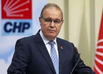 Partileri millet açar millet kapatır