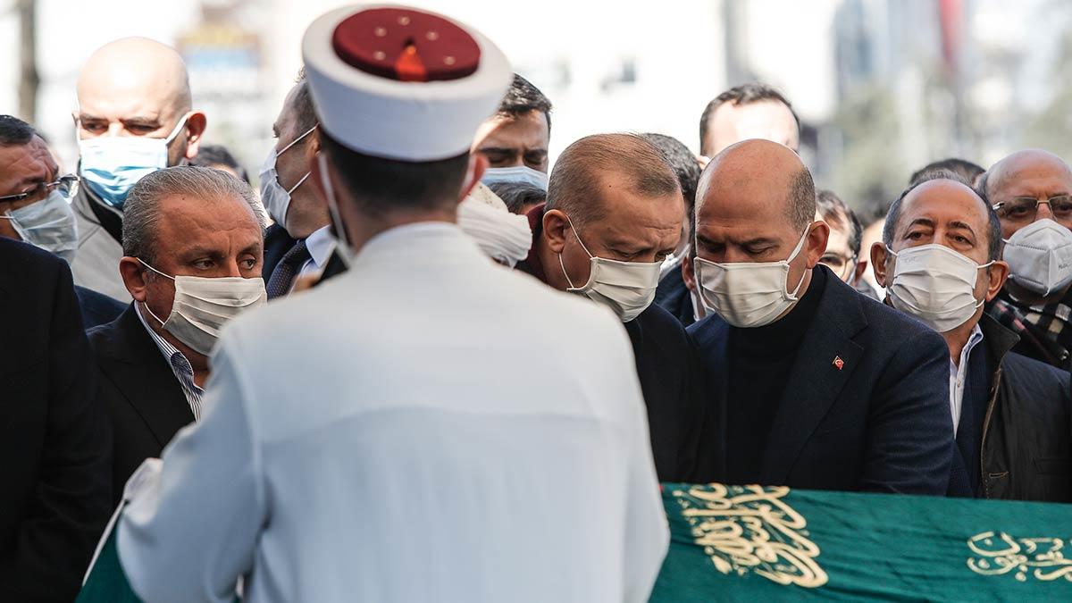 Süleyman Soylu'nun annesi son yolculuğuna uğurlandı