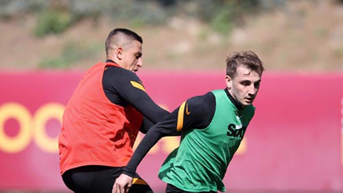 Ryan Donk'un sağ ayak bileğinde yırtık var