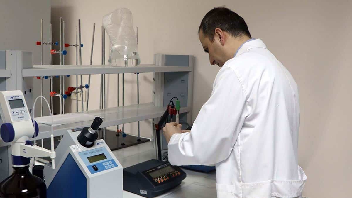 Prof. Dr. Lütfi Yola, 'biyosensör metodu' sistemi ile birlikte koronavirüsü erken teşhis durumunun mümkün olduğunu söyledi.