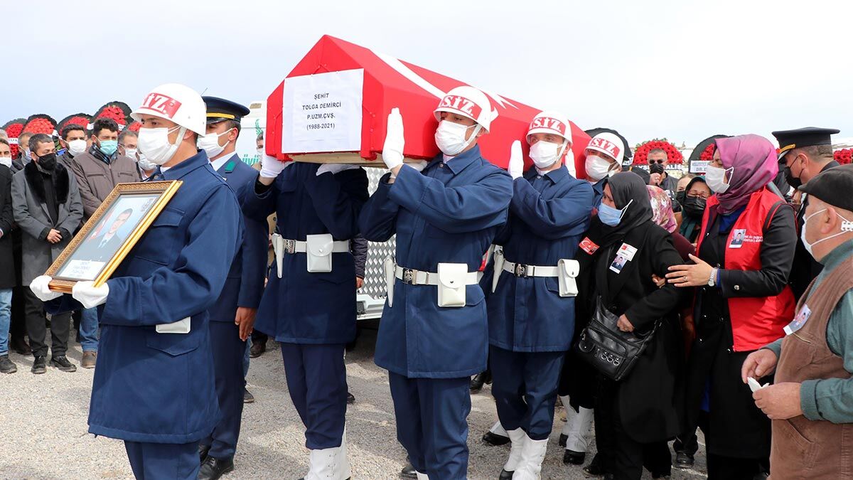Tolga Demirci son yolculuğuna uğurlandı