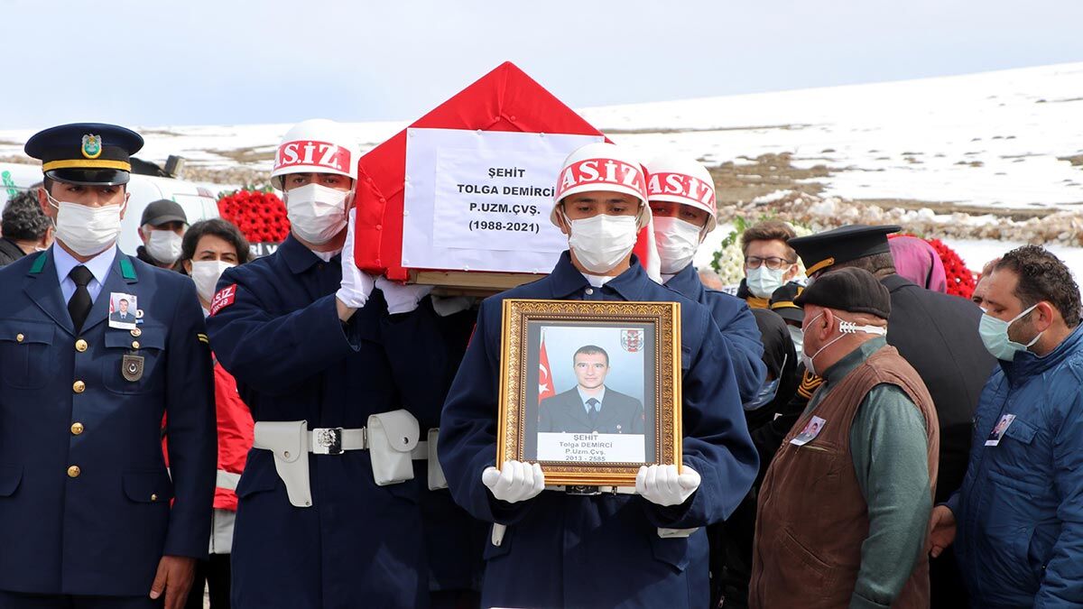 Tolga Demirci son yolculuğuna uğurlandı