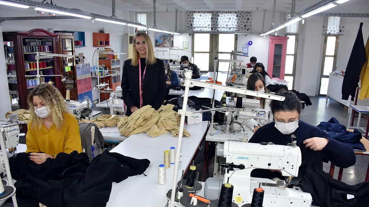 Genelde çalışanlarını kadınlardan seçen Cansen Kırıkkaya bugün 20 ülkeye ihracat yapıyor. 17'si kadın 24 personeliyle ülke ekonomisine katkı sağlıyor.