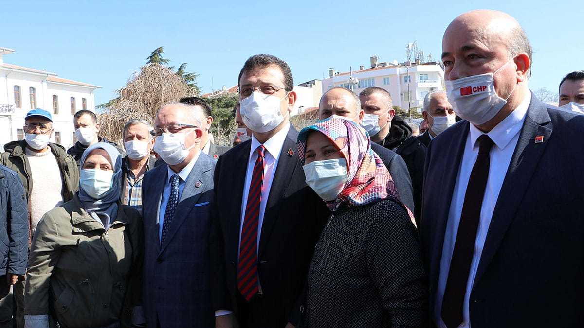 İmamoğlu, CHP'li 11 büyükşehir belediyesi ile sıklıkla bir araya geldiklerini belirterek, “11 büyükşehir belediye başkanımızla yaptığımız bu çalışmalara artık il belediye başkanlarımızı da katacağız. Onlarla da bu su toplantısında bir arada olacağız. Ve oradan gerçekten kuvvetli bir mesajı Türkiye'ye vereceğiz.