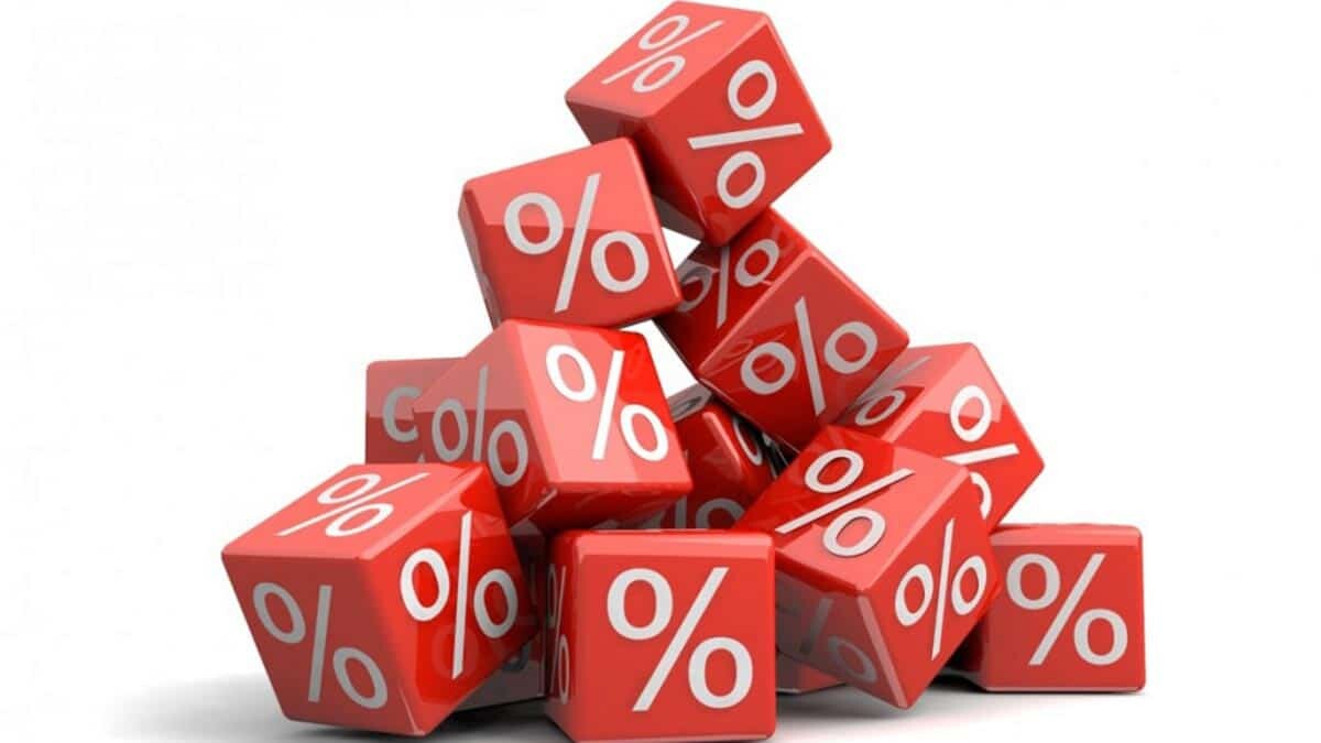 Öncelikle iktisat bilimi, mal ve hizmetlerin üretim, dağıtım ve tüketimini inceleyen sosyal bir bilimdir.