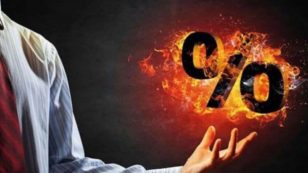 Mikro İktisat; iktisadın insanların nasıl karar verdiklerini ve bu kararların birbirini nasıl etkilediğini inceleyen dalıdır.