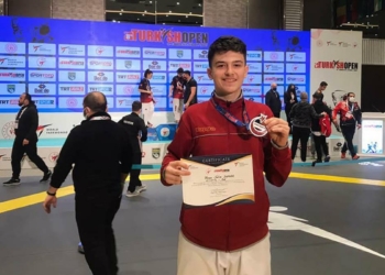 İlk kez katıldığı turnuvadan gümüş madalyayla döndü