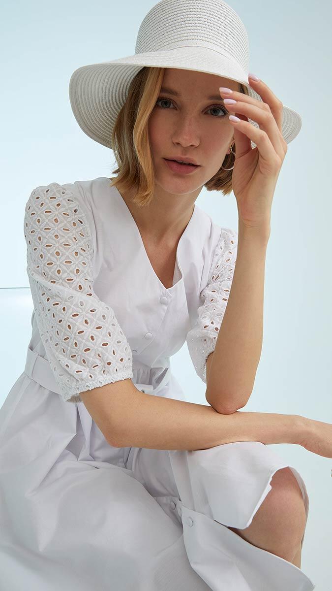 Hazır giyim markası DeFacto, İlkbahar / Yaz Kadın Koleksiyonu’nda öne çıkan renklerin deniz mavisi ve beyaz olduğunu duyurdu.